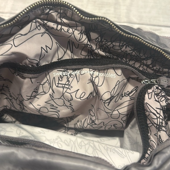 🍋Lululemon Athletica Triumph Large Gray Tote Gym Bag🍋 - Picture 13 of 16